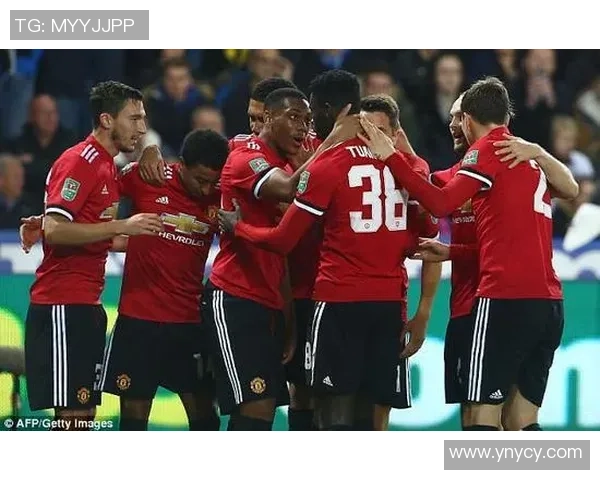 曼联与皇马巅峰对决图标解析足球迷必看精彩瞬间回顾 曼联与皇马巅峰对决图标解析足球迷必看精彩瞬间回顾